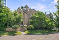 100 OLD FOREST HILL ROAD  Toronto, ON M5P 2R5