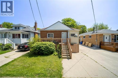 246 RUSSELL STREET  Sarnia, ON N7T 3L8