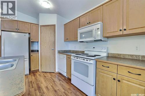 348 Robinson Street, Regina, SK - Indoor Photo Showing Kitchen With Double Sink