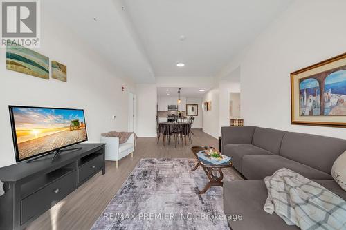 309 - 121 Mary Street, Clearview, ON - Indoor Photo Showing Living Room