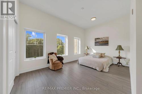 309 - 121 Mary Street, Clearview, ON - Indoor Photo Showing Bedroom