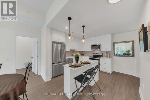309 - 121 Mary Street, Clearview, ON - Indoor Photo Showing Kitchen With Upgraded Kitchen