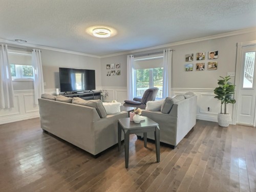 Salon - 75 Ch. Hervé-Pigeon, Kipawa, QC - Indoor Photo Showing Living Room