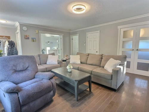 Salon - 75 Ch. Hervé-Pigeon, Kipawa, QC - Indoor Photo Showing Living Room