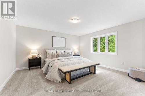 5 - 177 Chestnut Street, Lucan Biddulph (Lucan), ON - Indoor Photo Showing Bedroom