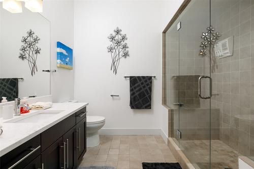 5342 Signet Crescent, Kelowna, BC - Indoor Photo Showing Bathroom
