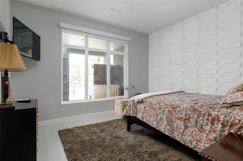 5342 Signet Crescent, Kelowna, BC - Indoor Photo Showing Bedroom
