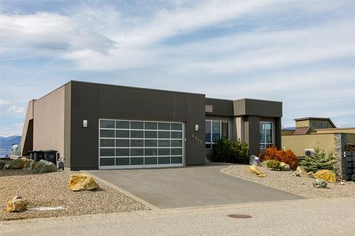 5342 Signet Crescent, Kelowna, BC - Outdoor