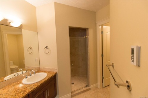 636-3666 Royal Vista Way, Courtenay, BC - Indoor Photo Showing Bathroom