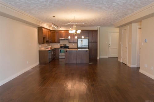 636-3666 Royal Vista Way, Courtenay, BC - Indoor Photo Showing Kitchen