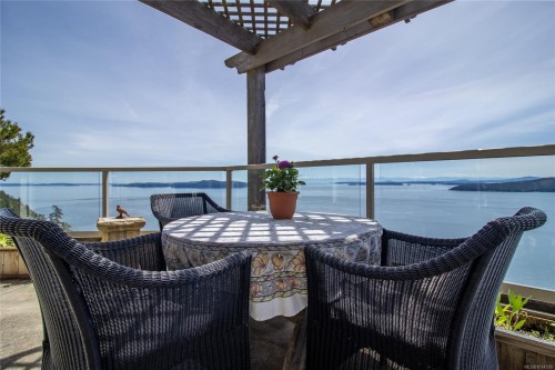 5919 Pirates Rd, Pender Island, BC 