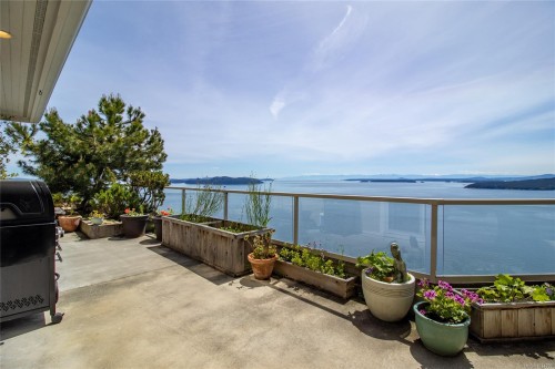 5919 Pirates Rd, Pender Island, BC 