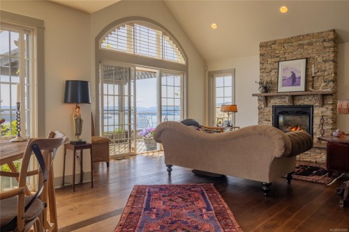 5919 Pirates Rd, Pender Island, BC 