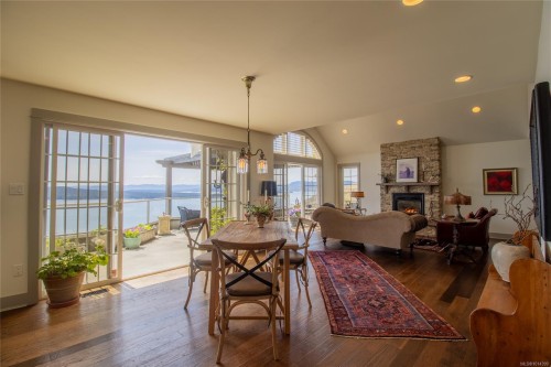 5919 Pirates Rd, Pender Island, BC 