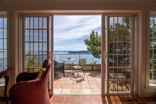 5919 Pirates Rd, Pender Island, BC 