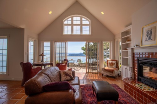 5919 Pirates Rd, Pender Island, BC 