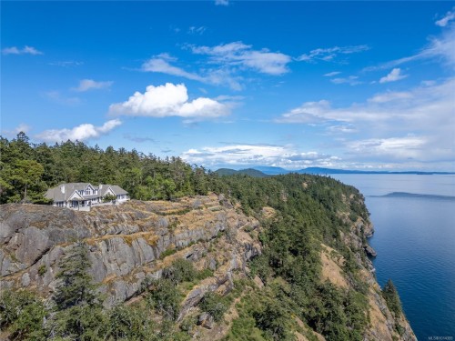 5919 Pirates Rd, Pender Island, BC 