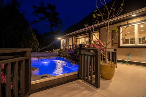 5919 Pirates Rd, Pender Island, BC 