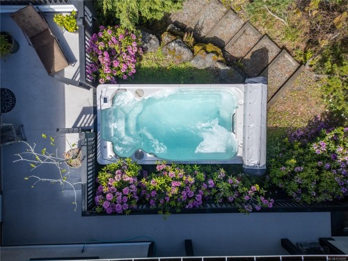 5919 Pirates Rd, Pender Island, BC 