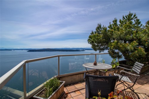 5919 Pirates Rd, Pender Island, BC 