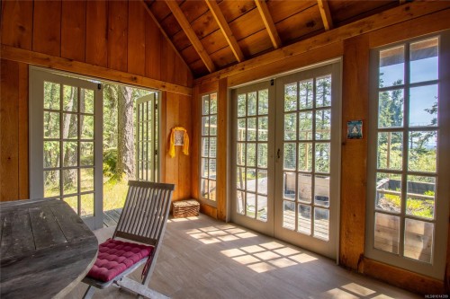 5919 Pirates Rd, Pender Island, BC 