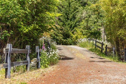 5919 Pirates Rd, Pender Island, BC 