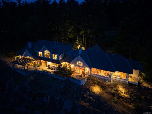 5919 Pirates Rd, Pender Island, BC 