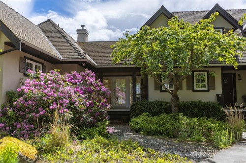 5919 Pirates Rd, Pender Island, BC 