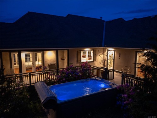 5919 Pirates Rd, Pender Island, BC 