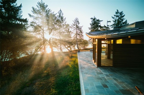 3200 Clam Bay Rd, Pender Island, BC 