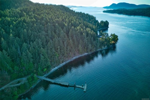 3200 Clam Bay Rd, Pender Island, BC 