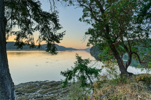 3200 Clam Bay Rd, Pender Island, BC 
