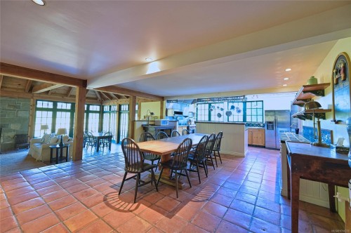 3200 Clam Bay Rd, Pender Island, BC 