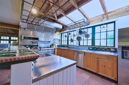 3200 Clam Bay Rd, Pender Island, BC 