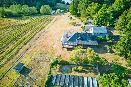 3200 Clam Bay Rd, Pender Island, BC 