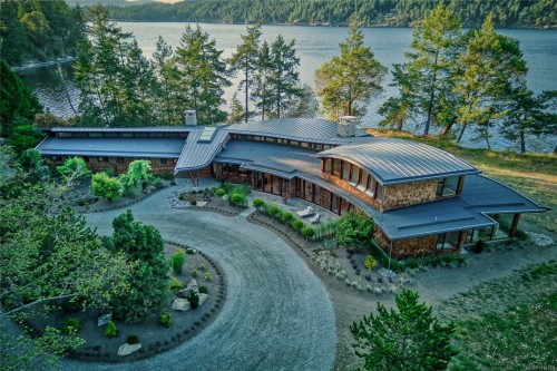 3200 Clam Bay Rd, Pender Island, BC 