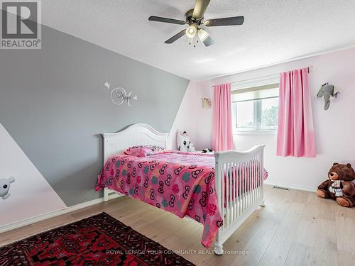 5 Mandel Crescent, Richmond Hill, ON - Indoor Photo Showing Bedroom