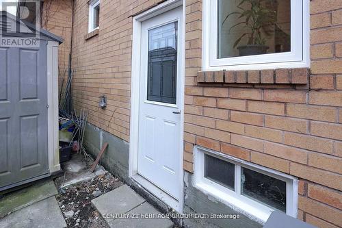 5 Mandel Crescent, Richmond Hill, ON - Outdoor With Fireplace With Exterior