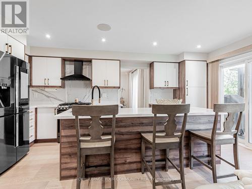 5 Mandel Crescent, Richmond Hill, ON - Indoor