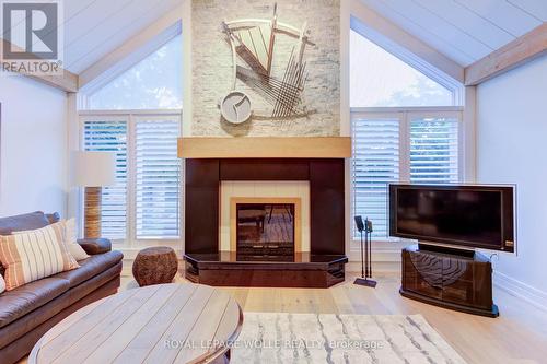 14 James Court, Wellesley, ON - Indoor Photo Showing Living Room With Fireplace