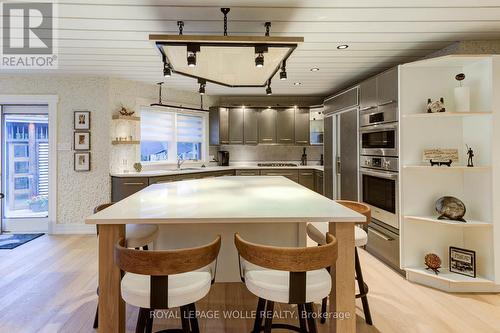 14 James Court, Wellesley, ON - Indoor Photo Showing Garage