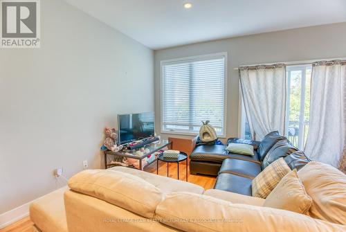 1055 Secord Avenue, Ottawa, ON - Indoor Photo Showing Living Room