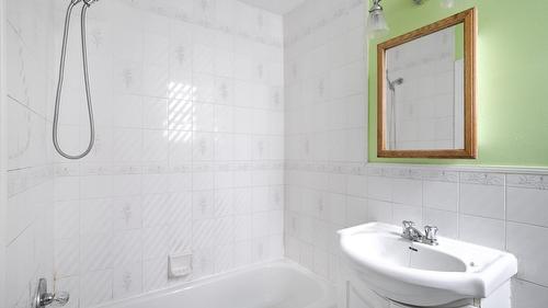 Bathroom - 4000 Rue De La Peltrie, Montréal (Côte-Des-Neiges/Notre-Dame-De-Grâce), QC - Indoor Photo Showing Bathroom