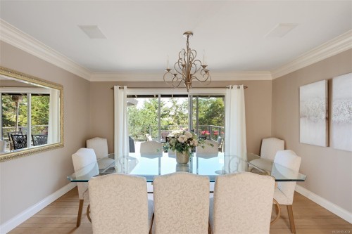 2807 Arbutus Rd, Saanich, BC 