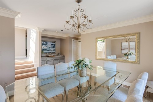 2807 Arbutus Rd, Saanich, BC 