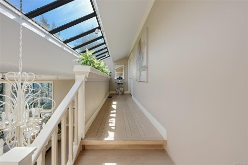 2807 Arbutus Rd, Saanich, BC 