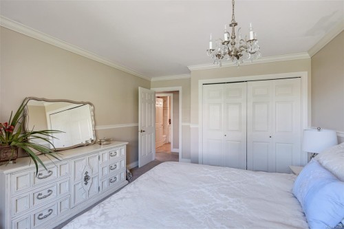 2807 Arbutus Rd, Saanich, BC 