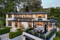 717 Robleda Cres  Victoria, BC V8S 3K6