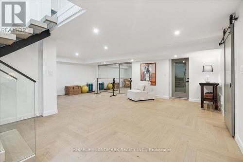 114 Reding Road, Hamilton, ON - Indoor Photo Showing Other Room