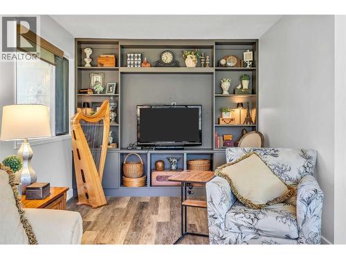 bonus space off living room- built in - 1056 Bernard Avenue Unit# 216, Kelowna, BC - Indoor